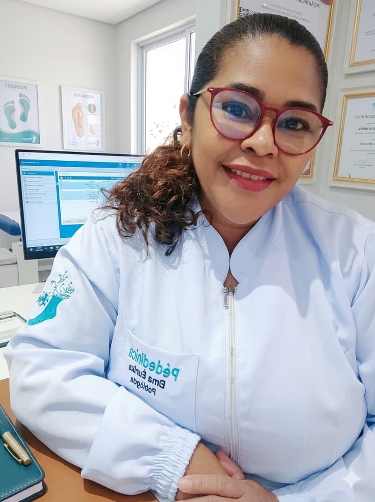 Elma Maria Caiena dos Santos — podóloga da Pedeclinica Podologia